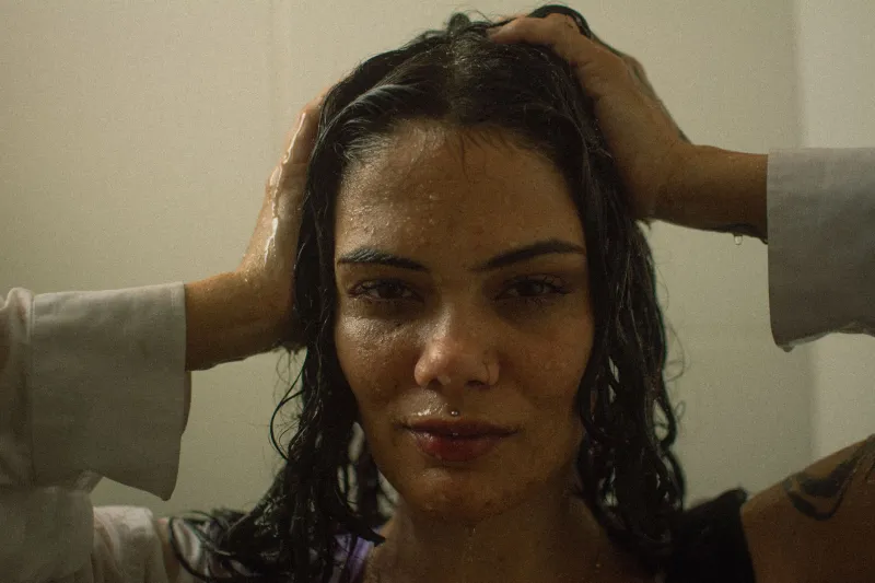 Why Your Brain's Best Ideas Show Up in the Shower (Not at Your Desk)